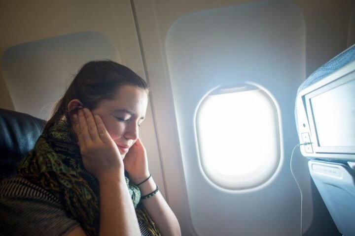 Dolor de oídos al viajar en avión Audiocentro Trinidad Úbedad revision auditiva audifonos